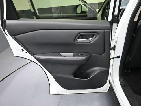 Used 2024 Nissan Rogue SV AWD/4WD image 27