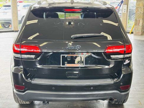 Used 2019 Jeep Grand Cherokee Laredo AWD/4WD image 8