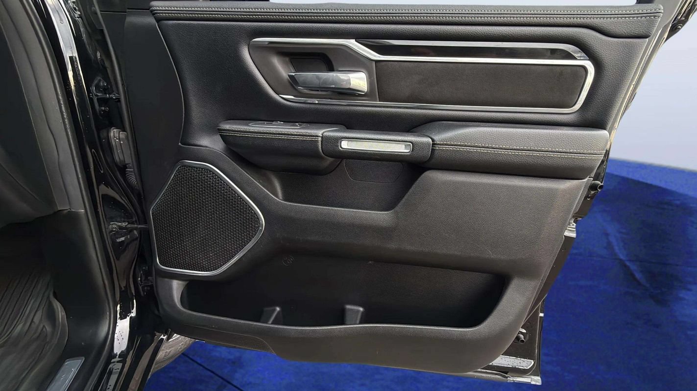 Used 2021 RAM 1500 Laramie w/ Sport Appearance Package AWD/4WD image 17