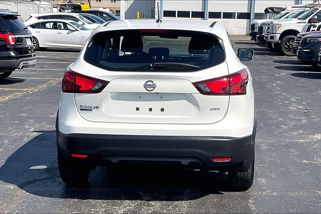 Used 2019 Nissan Rogue Sport S AWD/4WD image 3