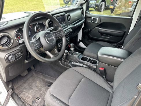 Certified 2022 Jeep Wrangler Sport image 15