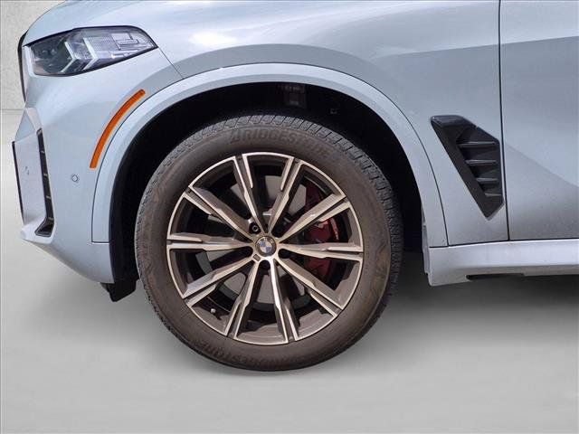 Used 2024 BMW X5 xDrive40i w/ M Sport Package AWD/4WD image 10