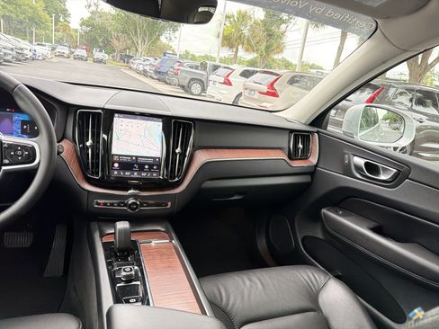Certified 2023 Volvo XC60 B5 Plus w/ Protection Package Premier AWD/4WD image 31