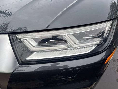 Used 2018 Audi Q5 2.0T Premium Plus w/ Premium Plus Package AWD/4WD image 2