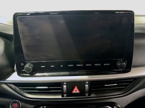 Used 2023 Kia Forte GT-Line image 12