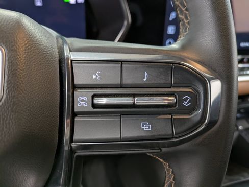 Used 2024 GMC Canyon AT4 image 17