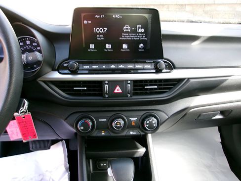 Used 2021 Kia Forte LXS FWD image 17