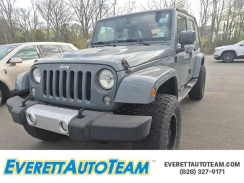 Used 2015 Jeep Wrangler Unlimited Sahara w/ Connectivity Group image 1