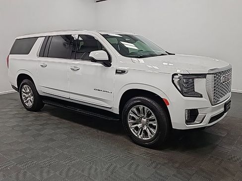 Used 2024 GMC Yukon XL Denali image 2