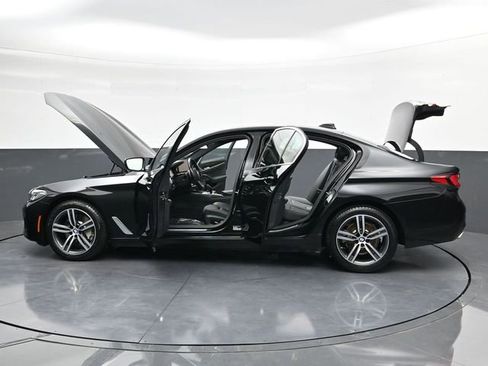 Used 2022 BMW 530i xDrive 530i xDrive w/ Premium Package image 36