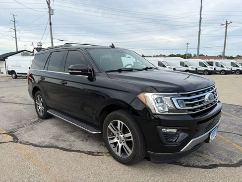 Used 2020 Ford Expedition XLT w/ Equipment Group 202A AWD/4WD image 3