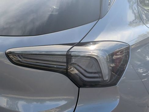 Used 2025 Buick Encore GX Avenir w/ Avenir Convenience Package FWD image 10