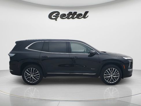 Used 2025 Buick Enclave Avenir FWD image 4