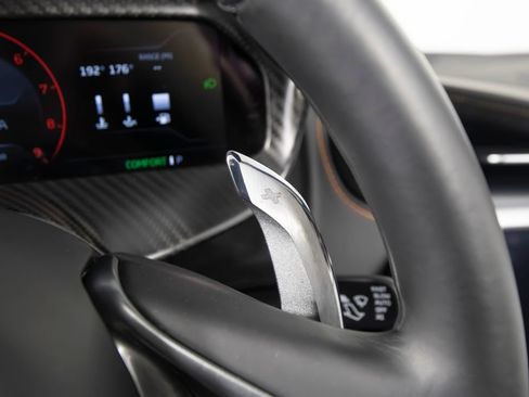 Used 2024 McLaren 750S Spider RWD image 19
