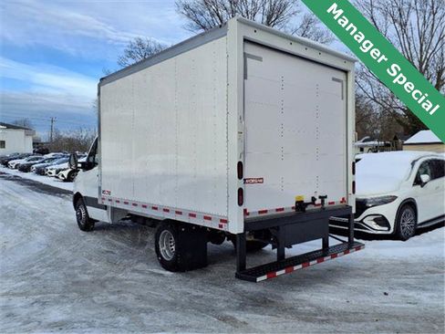 Used 2023 Mercedes-Benz Sprinter 3500 image 7