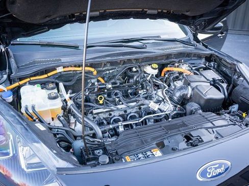 Used 2021 Ford Escape SE image 33