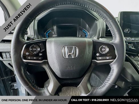 Used 2024 Honda Odyssey Elite image 11