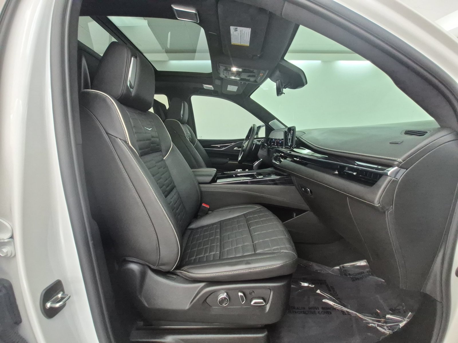 Used 2024 Cadillac Escalade V w/ LPO, Floor Liner Package AWD/4WD image 26