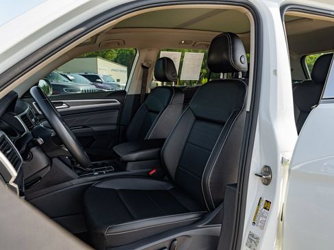 Used 2021 Volkswagen Atlas SE w/ Panoramic Sunroof Package FWD image 20