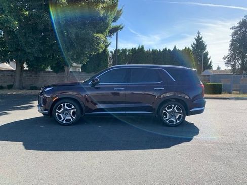 Certified 2024 Hyundai Palisade Limited AWD/4WD image 2