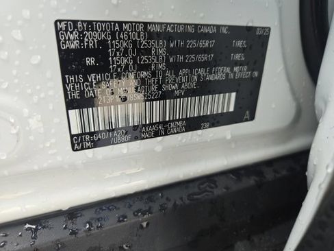 Used 2025 Toyota RAV4 XLE AWD/4WD image 29