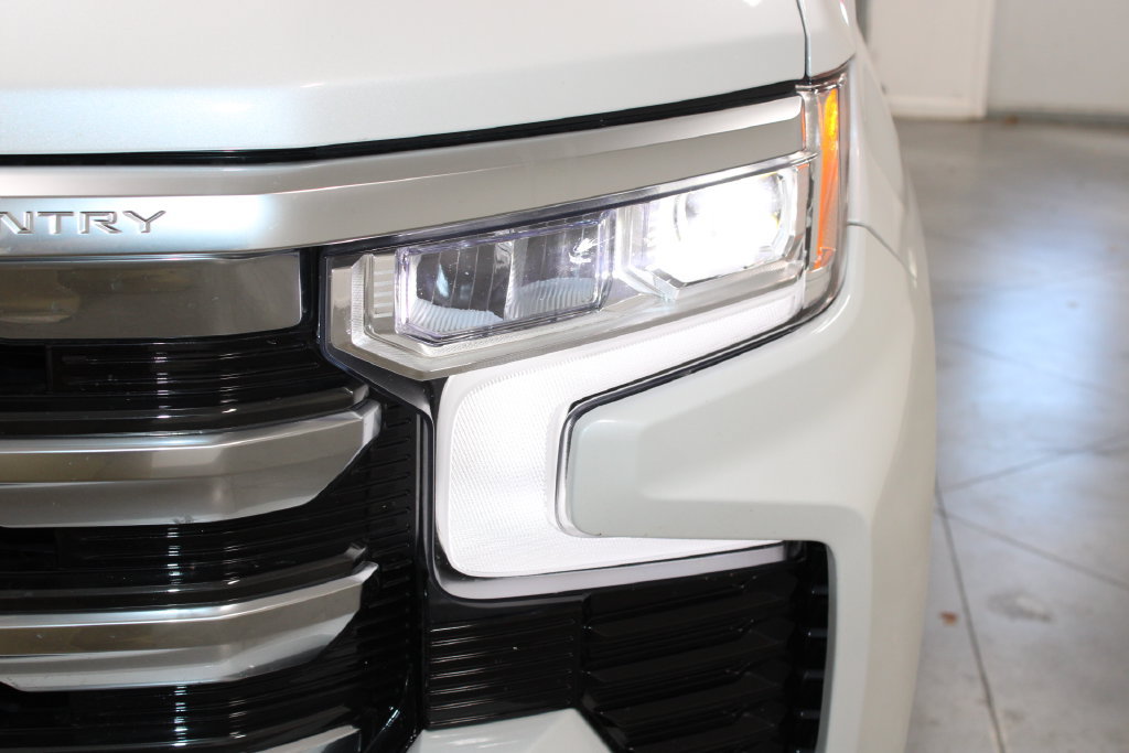 Used 2024 Chevrolet Silverado 1500 High Country AWD/4WD image 12