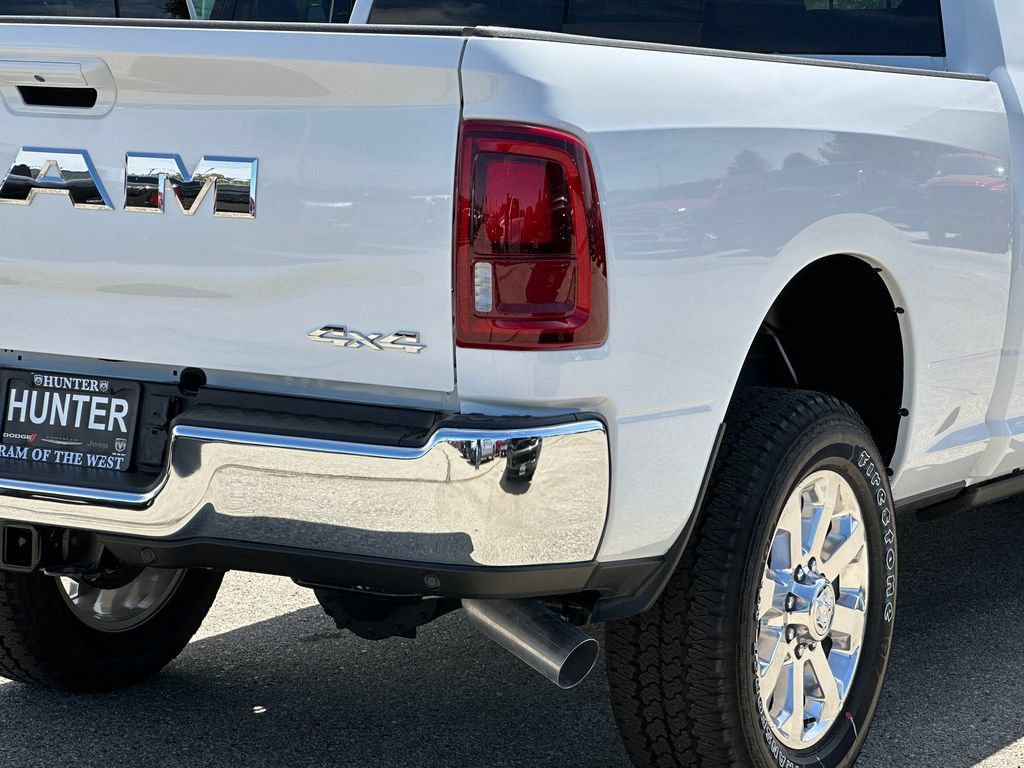 New 2026 RAM 2500 Laramie AWD/4WD image 8