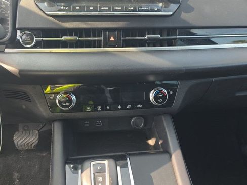 Used 2023 Mitsubishi Outlander SE FWD image 14