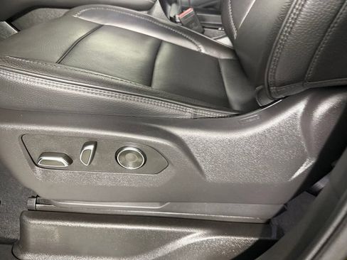 Used 2025 GMC Yukon Denali AWD/4WD image 22