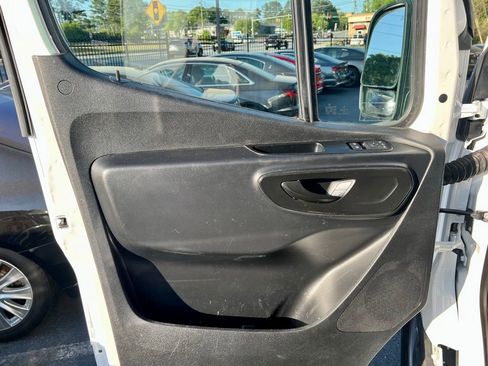 Used 2021 Mercedes-Benz Sprinter 2500 w/ Premium Package image 15