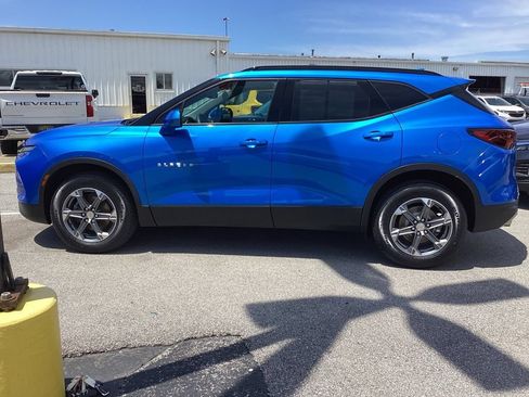 Used 2024 Chevrolet Blazer LT w/ Convenience Package FWD image 4
