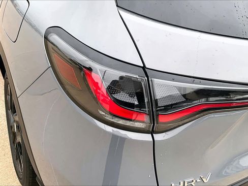 Used 2025 Honda HR-V Sport image 28