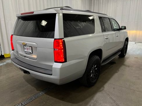 Used 2018 Chevrolet Suburban LT AWD/4WD image 3