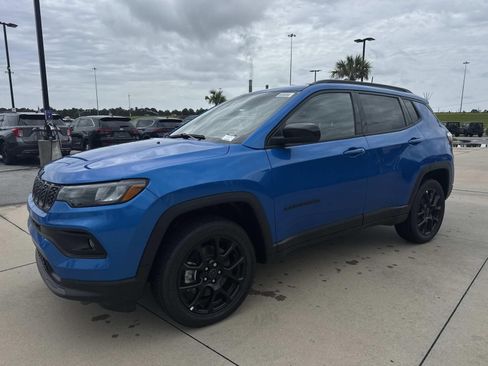New 2026 Jeep Compass Latitude AWD/4WD image 3