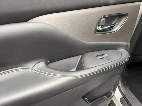 Used 2023 Nissan Murano S image 27