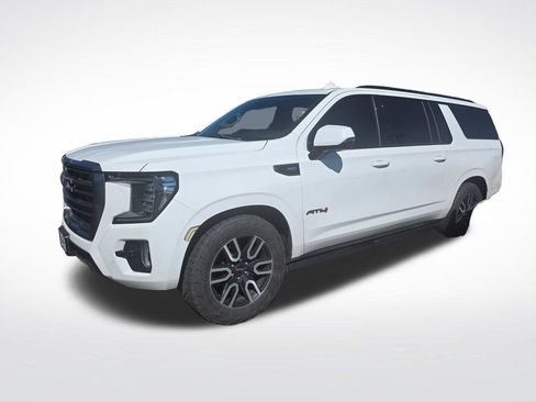 Used 2023 GMC Yukon XL AT4 w/ AT4 Premium Plus Package AWD/4WD image 4