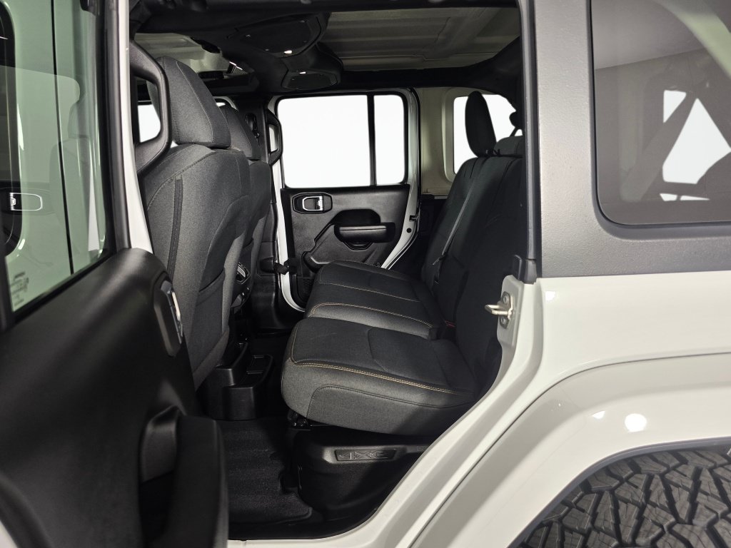 Used 2024 Jeep Wrangler Unlimited AWD/4WD image 27
