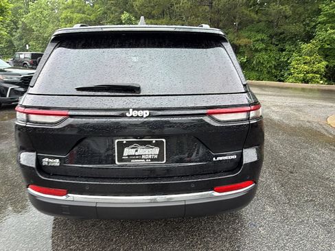 Used 2024 Jeep Grand Cherokee Laredo w/ Luxury Tech Group I AWD/4WD image 9