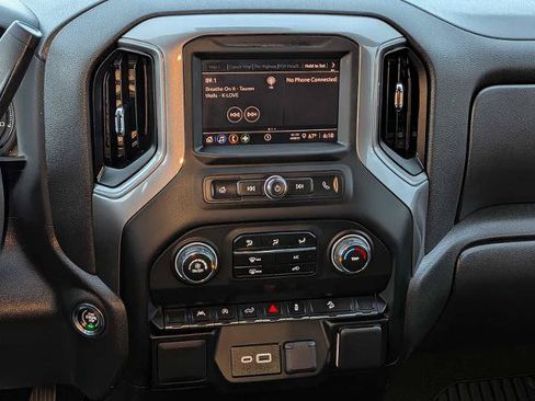 Used 2024 Chevrolet Silverado 1500 Custom Trail Boss w/ LPO, Dark Essentials Package AWD/4WD image 21