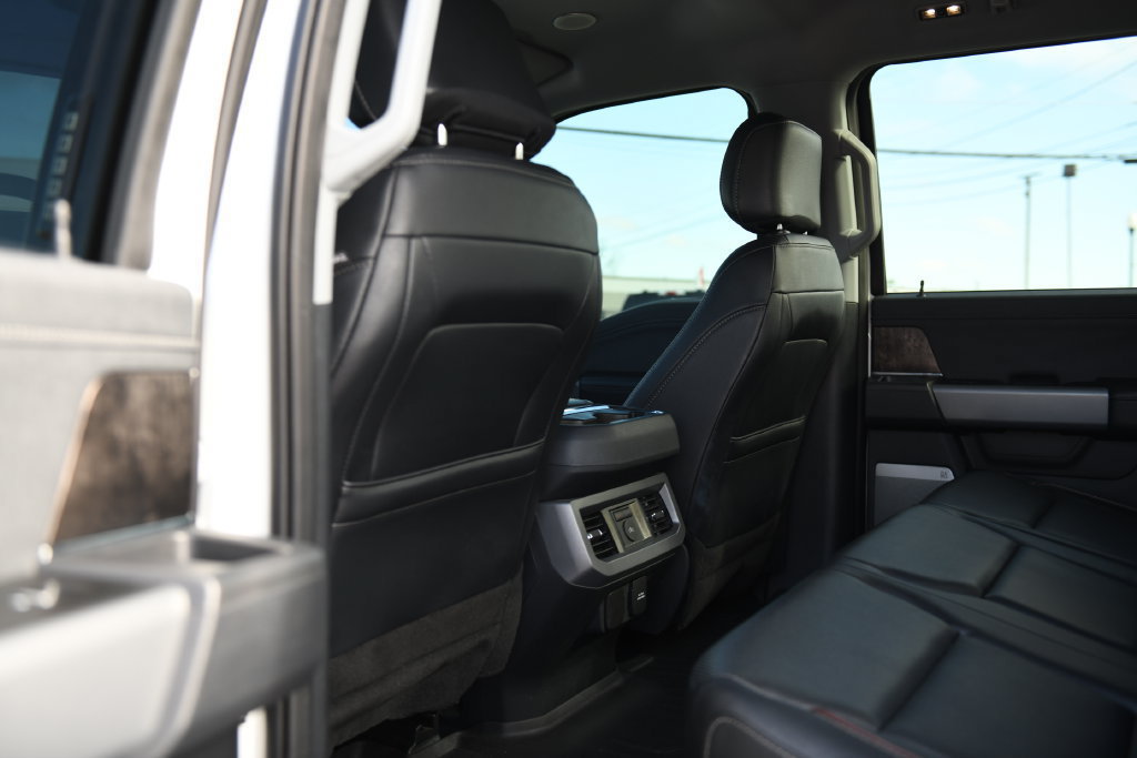 Used 2024 Ford F250 Lariat w/ Lariat Ultimate Package AWD/4WD image 15
