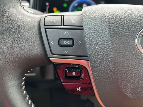 Used 2025 Toyota Camry SE FWD image 21