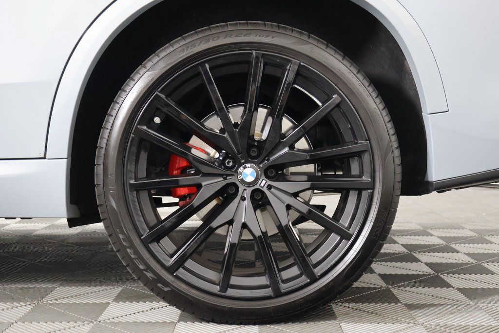 Used 2024 BMW X5 xDrive40i w/ M Sport Package AWD/4WD image 16