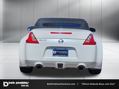 Used 2010 Nissan 370Z Roadster RWD image 26