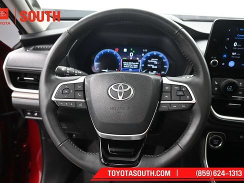 Used 2024 Toyota Grand Highlander AWD image 28