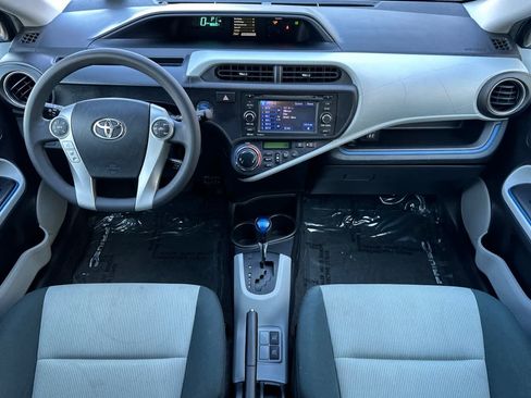 Used 2012 Toyota Prius C Three image 3