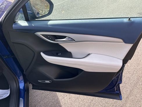 Used 2025 Buick Envision Avenir image 6