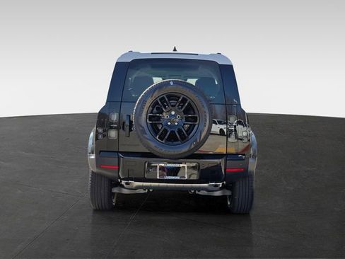Used 2026 Land Rover Defender 110 S image 5