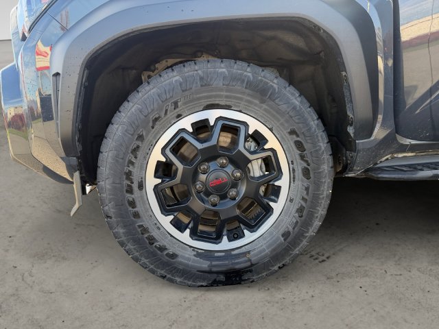 Used 2025 Toyota 4Runner TRD Off-Road Premium AWD/4WD image 9