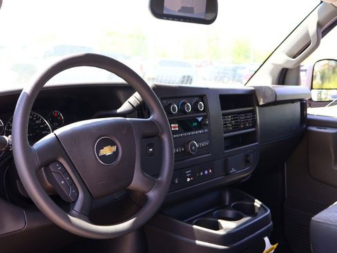 Used 2024 Chevrolet Express 3500 w/ Power Convenience Package RWD image 17