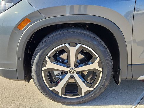 New 2026 Volkswagen Tiguan SE image 5